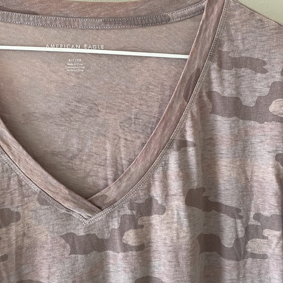 American Eagle camo print tee - Picture 2 of 3